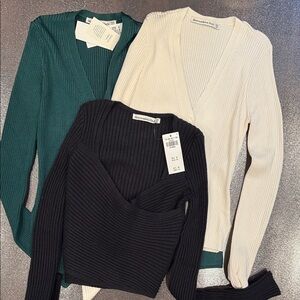 Abercrombie & Fitch V-Neck Sweater Trio - Black, Cream, Green
